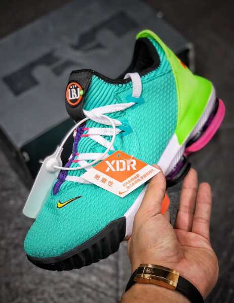 LEBRON 16 [H. 14] - Cliquez sur l'image pour la fermer